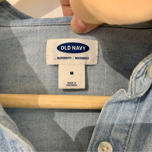 💕HP💕 Old Navy Maternity - denim shirt - Picture 4 of 5